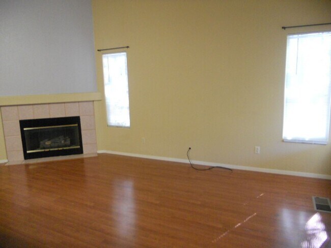 Building Photo - Four Br Single Story Home in NW Reno