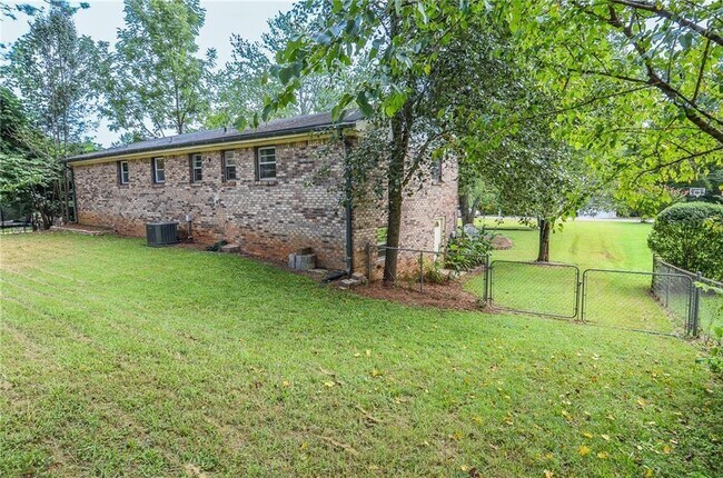 Building Photo - 2945 Rio Montana Dr