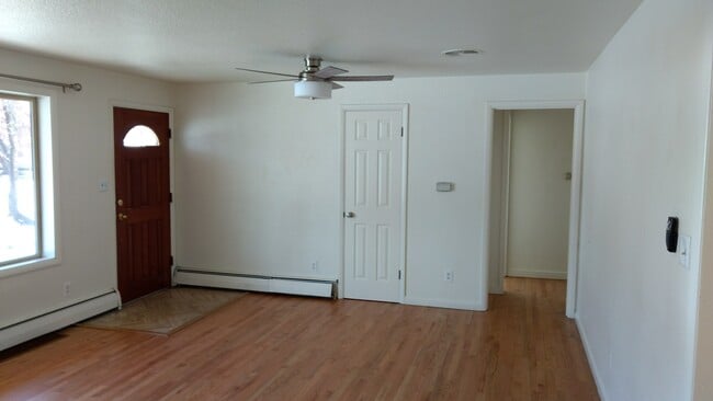 Building Photo - Beautifully Updated Boulder 3Bed/2Bath- Walking distance from CU campus & 29th St Mall! Available...