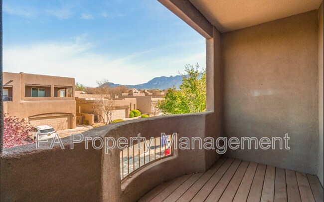 Building Photo - 8736 Desert Fox Way NE