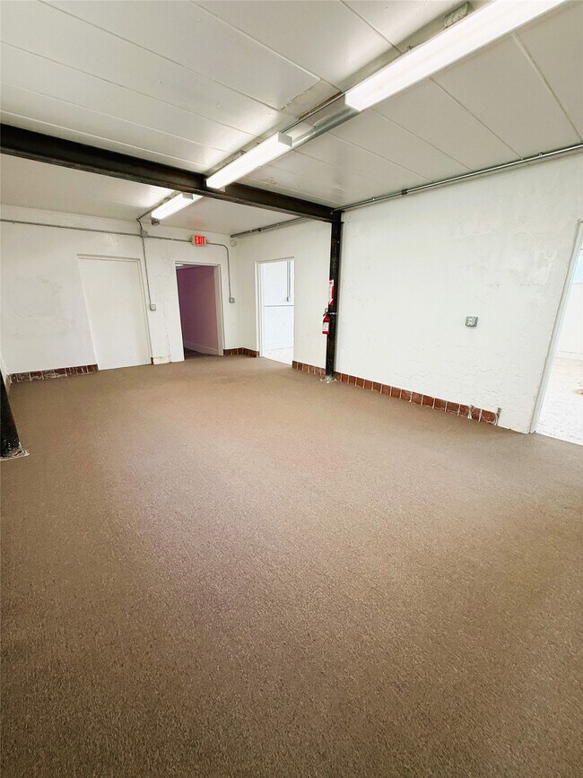 Building Photo - 1801 Avenue L