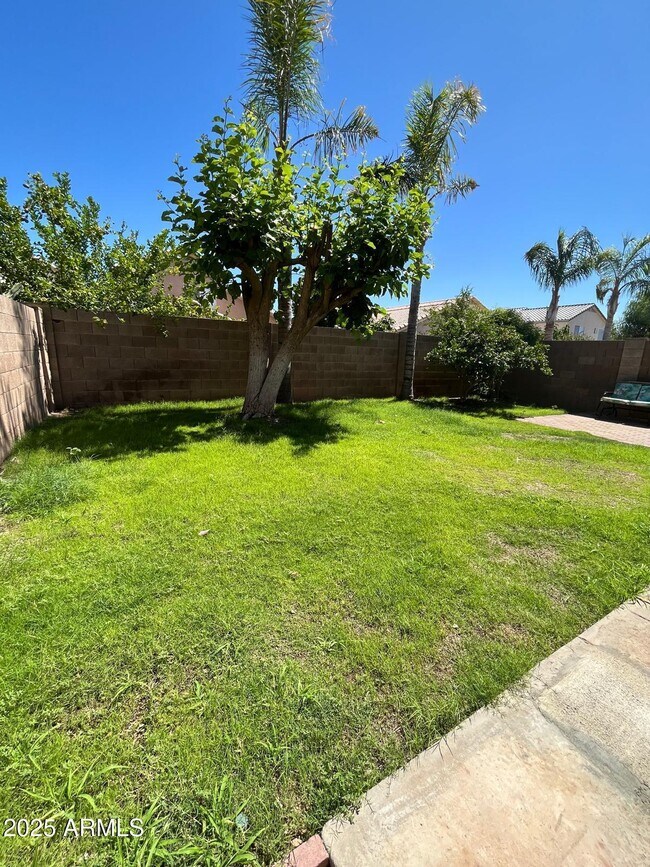 Building Photo - 5023 W Kristal Way