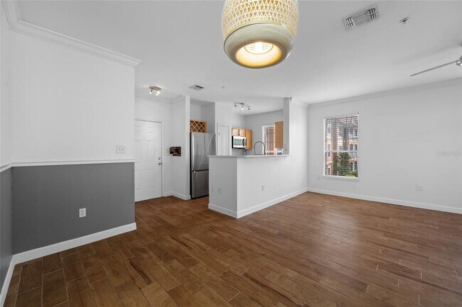 Building Photo - 5000 Culbreath Key Way