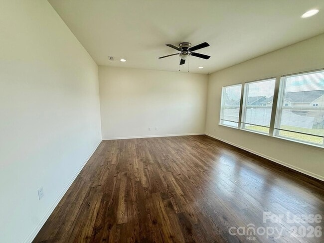 Building Photo - 4909 Grace View Dr
