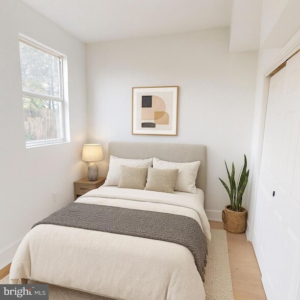 Building Photo - 1230 Penn St NE