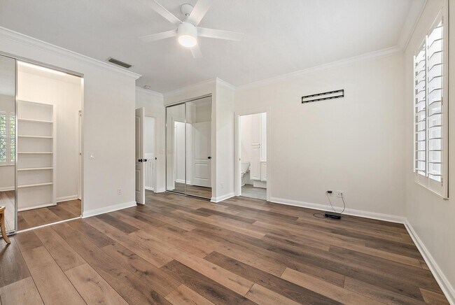 Building Photo - 196 Poinciana Dr