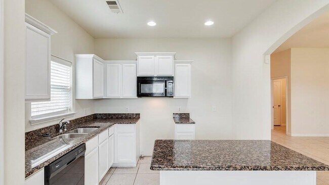 Building Photo - 13033 Tobin Dr
