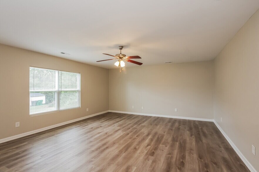 Building Photo - 3636 Ernie Dr