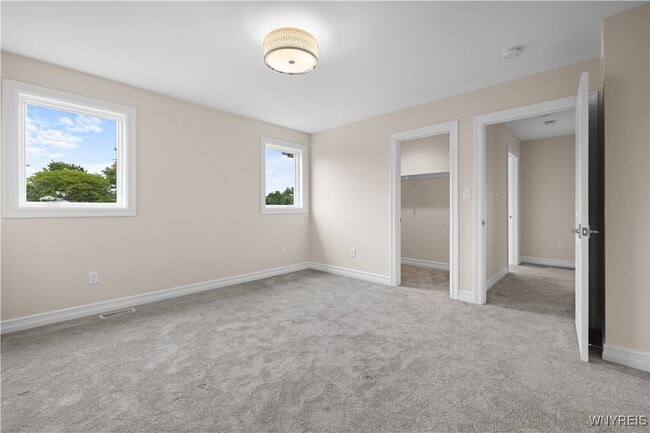 Building Photo - 10 Bentley Dr