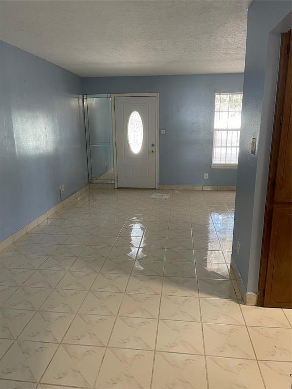 Building Photo - 1405 Shadowdale Dr
