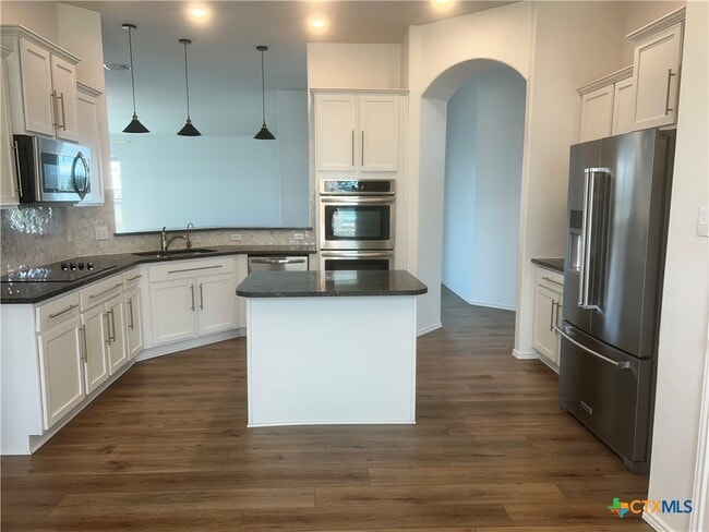 Building Photo - 1203 Kiskadee Branch Dr