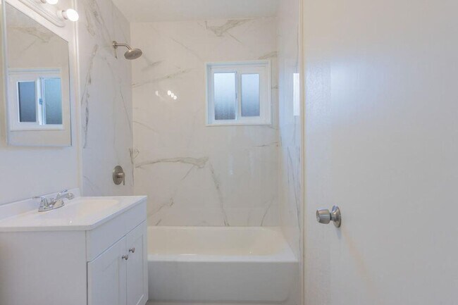 Building Photo - 45462 3rd St E