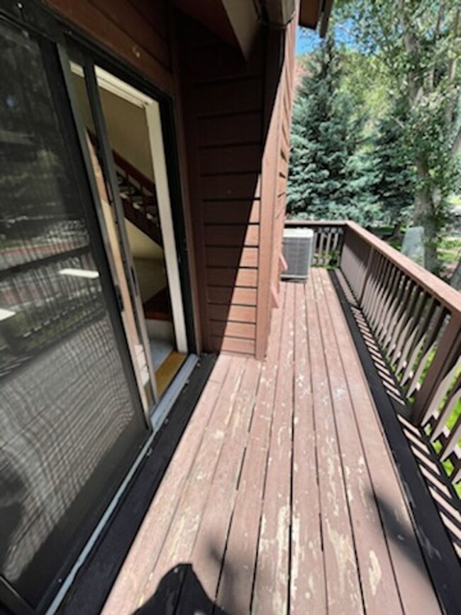 Building Photo - Beautiful Condo in South Glenwood Springs