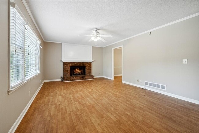 Building Photo - 2684 Forest Way NE