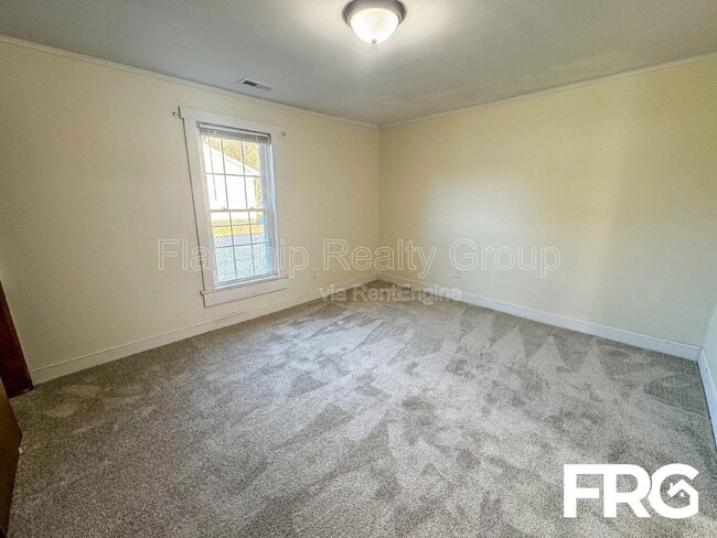 Building Photo - 914 Seaboard St