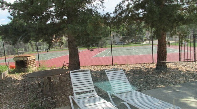 Building Photo - 860 W Moorhead Cir