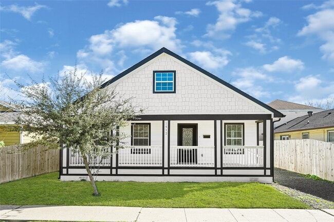 Building Photo - 1412 Northwood St