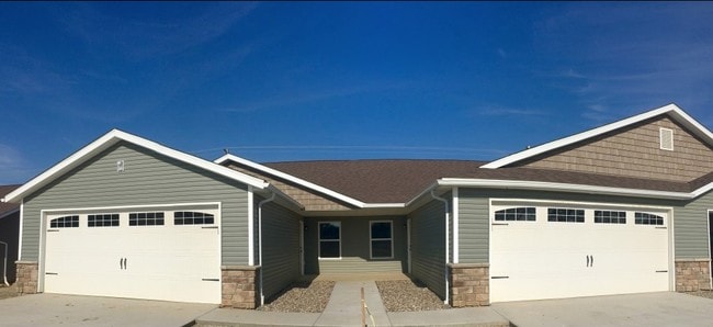 Building Photo - Villas at Potters Creek