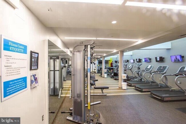 Building Photo - 8370 Greensboro Dr