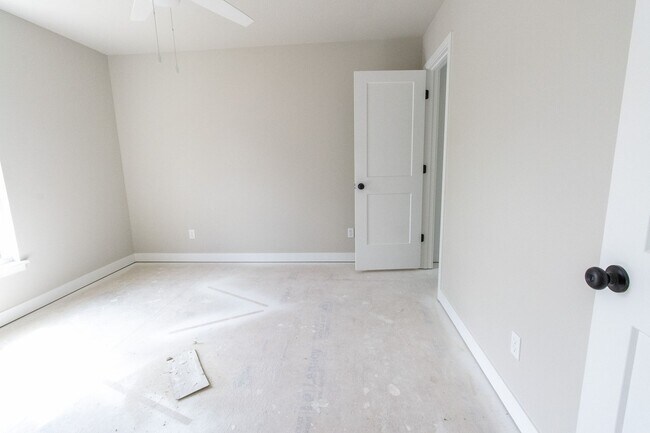 Building Photo - Brand New Construction on East Campus!