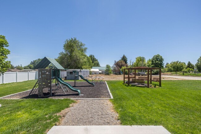 Building Photo - BEAUTIFUL 5 BED 3 BATH HOME IN FIRTH