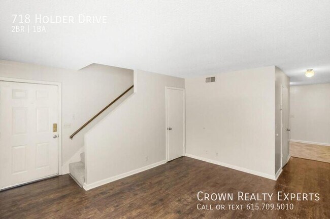 Building Photo - 718 Holder Dr