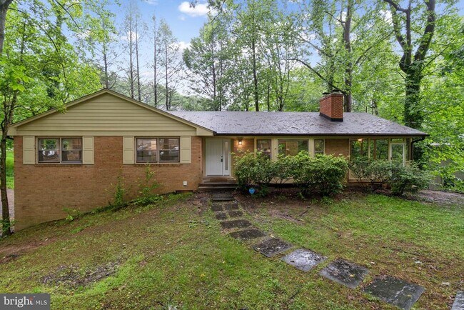 Primary Photo - 1440 Woodacre Dr