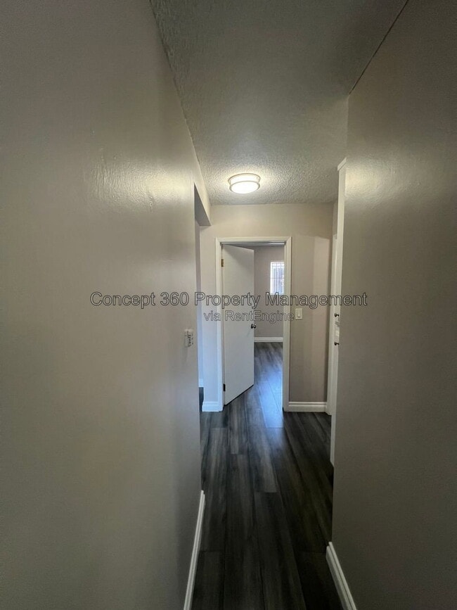Building Photo - 2268 Myrtle Ave