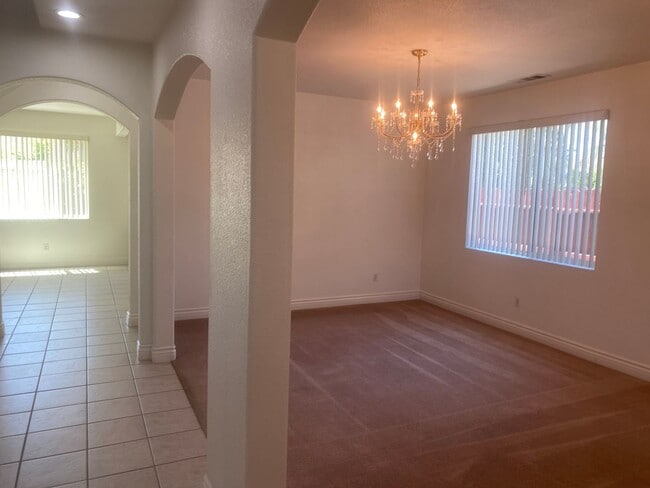 Building Photo - 2237 W Wall Ct