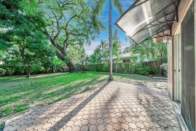 Building Photo - 1610 SW 30th Pl