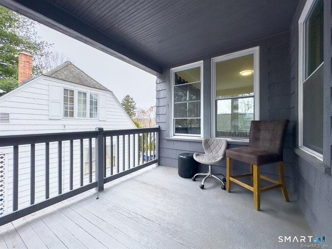 Building Photo - 23 Lake St