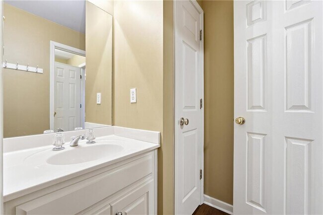 Building Photo - 5020 Greatwood Ln