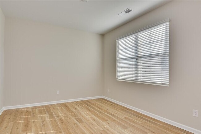 Building Photo - 6099 Whitewater Dr