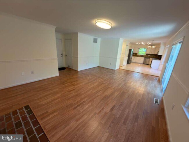 Building Photo - 8201 Bell Ln