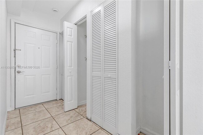 Building Photo - 520 SW 5th St