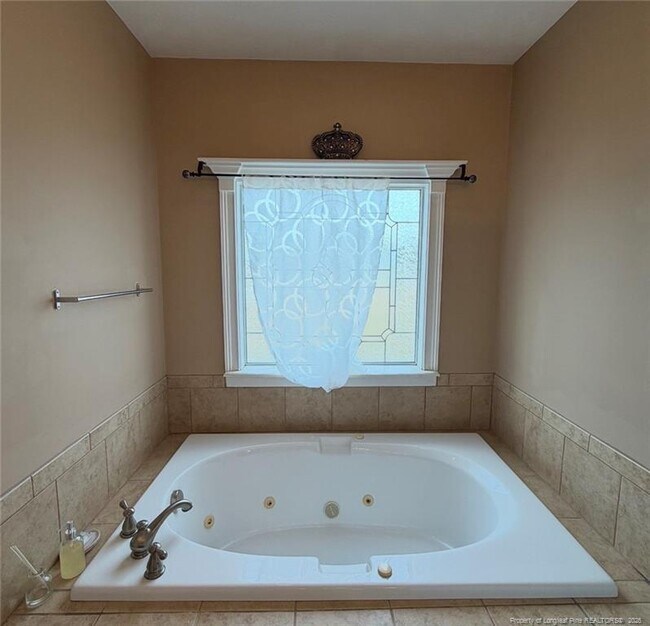 Building Photo - 115 Dairy Ct