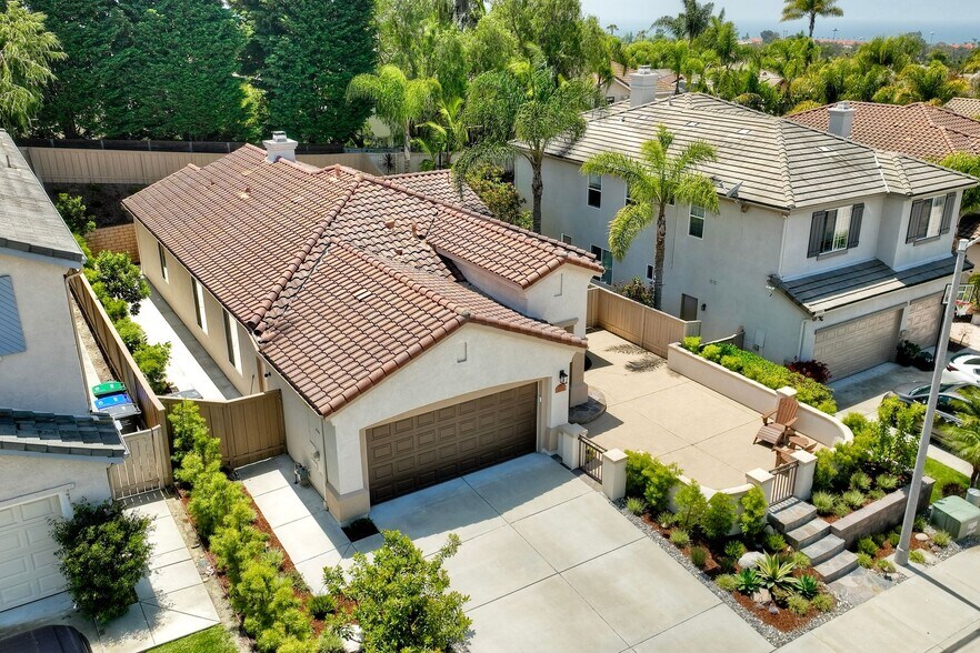 Building Photo - 1174 Mariposa Rd