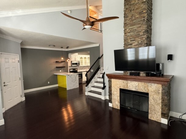 Building Photo - 1107 Story Book Ln