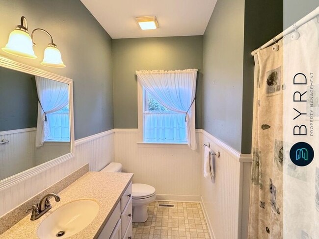 Building Photo - 423 Elm Creek Dr