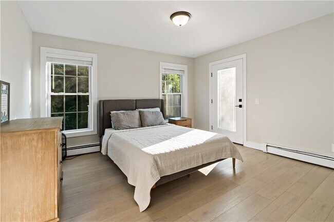 Building Photo - 11 Defelice Rd