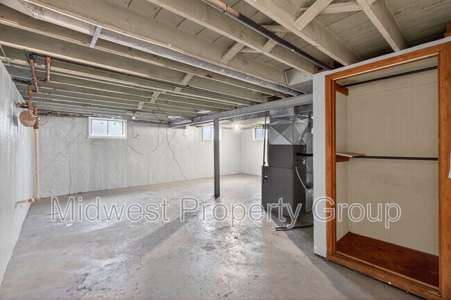 Building Photo - 1015 Avant Dr