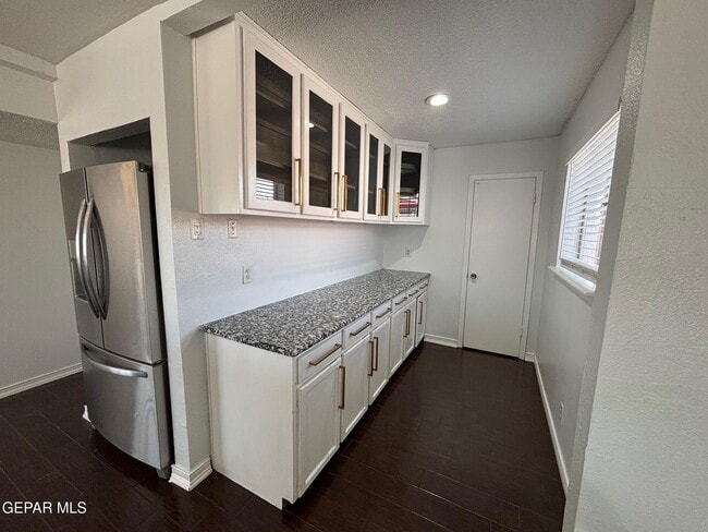 Building Photo - 8079 Disney Dr