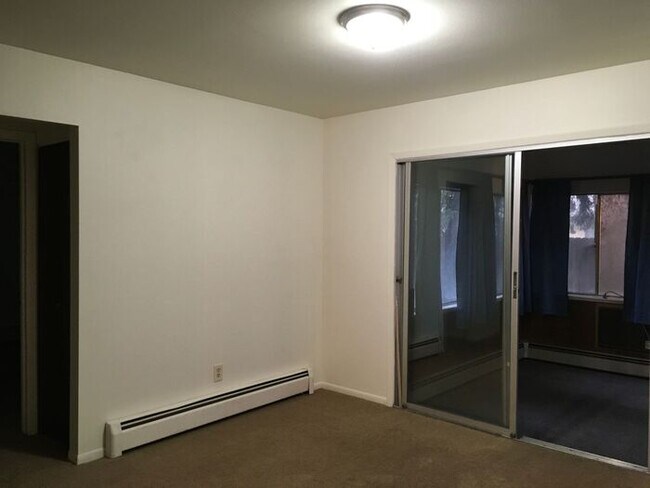 Building Photo - 2 Bed, 1.5 Bath Duplex for Rent in Fort Co...