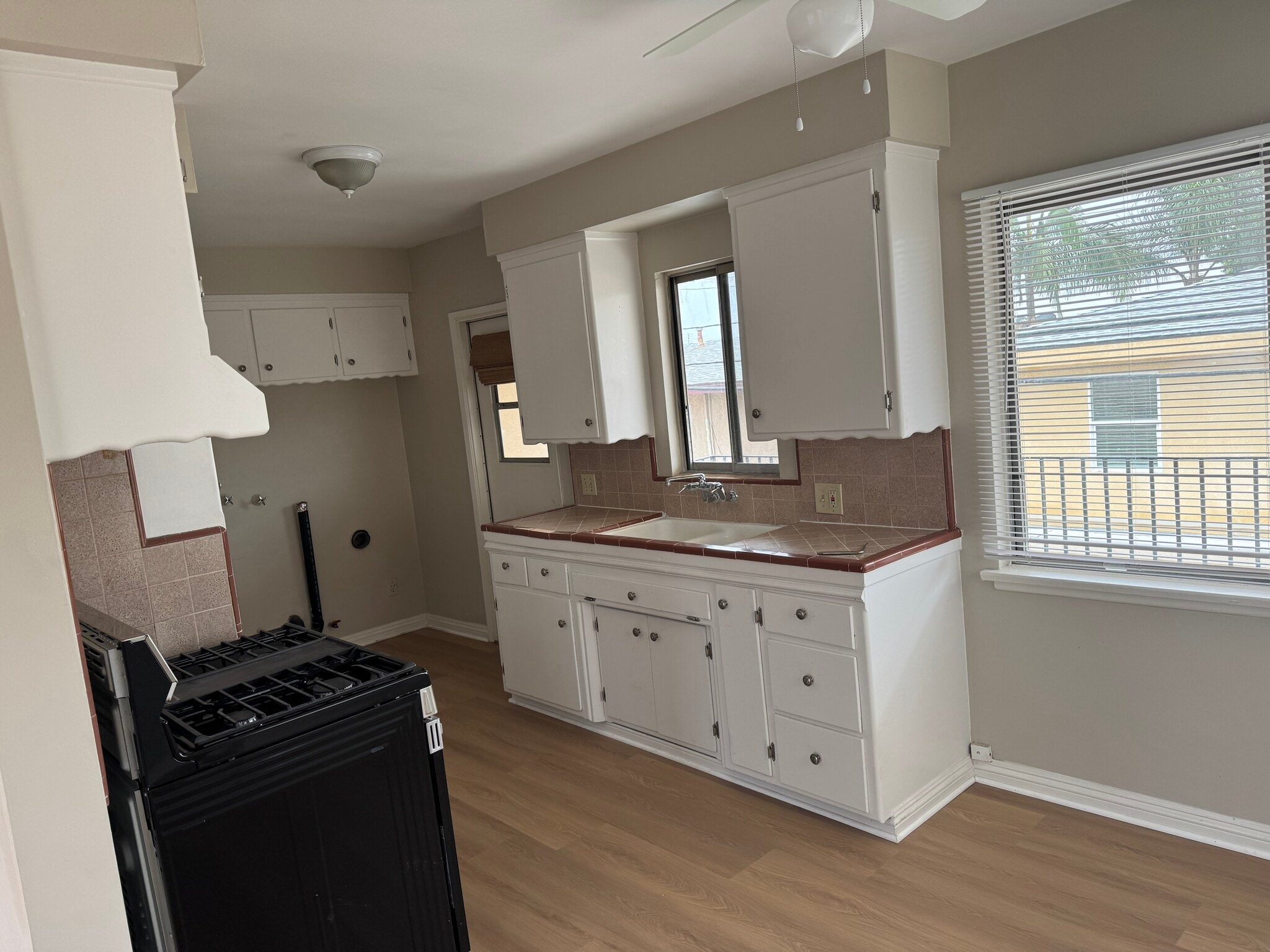 Building Photo - 2227 W Beverly Blvd