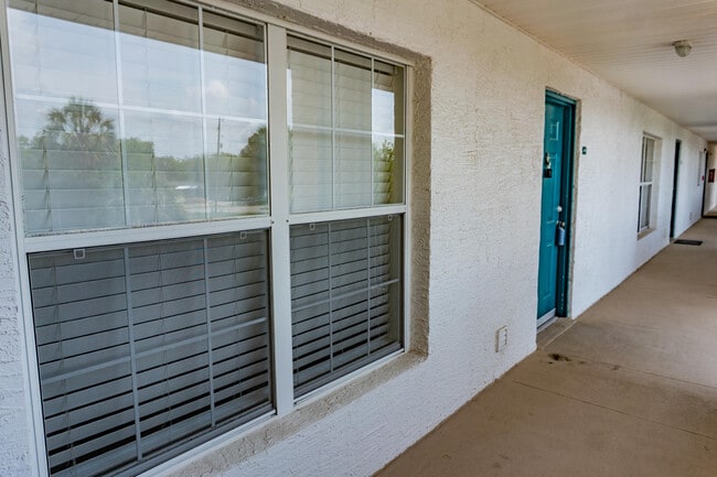 Building Photo - 4270 Calinda Ln