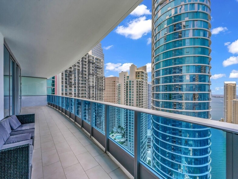 Building Photo - 200 Biscayne Boulevard Way
