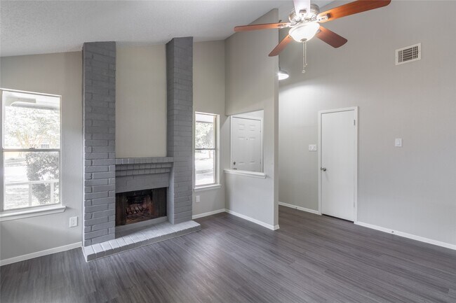 Building Photo - 3118 Lucida Ln