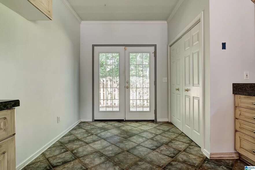 Building Photo - 1505 Savannah Park