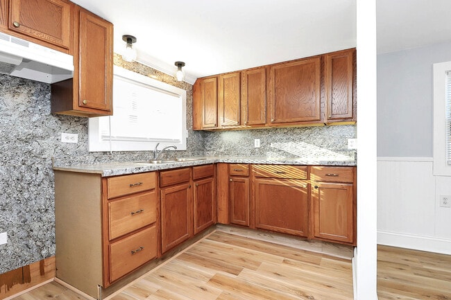 Building Photo - 146 Swink St SW