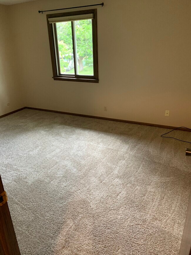 Building Photo - 13694 Fordham Ave